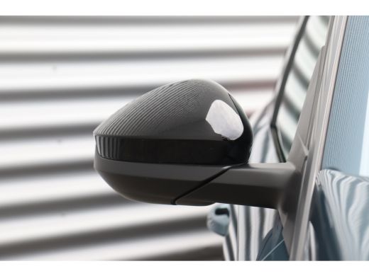 Peugeot 5008 1.2 HYBRID 145PK 7-ZITS ALLURE AUTOMAAT / NAVI / LEDER / CLIMA / FULL-LED / PDC / 19" LMV / CAMER... ActivLease financial lease