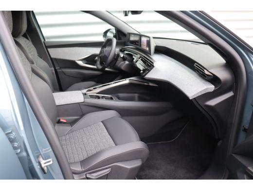 Peugeot 5008 1.2 HYBRID 145PK 7-ZITS ALLURE AUTOMAAT / NAVI / LEDER / CLIMA / FULL-LED / PDC / 19" LMV / CAMER... ActivLease financial lease