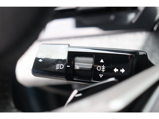 Peugeot 5008 1.2 HYBRID 145PK 7-ZITS ALLURE AUTOMAAT / NAVI / LEDER / CLIMA / FULL-LED / PDC / 19" LMV / CAMER... ActivLease financial lease