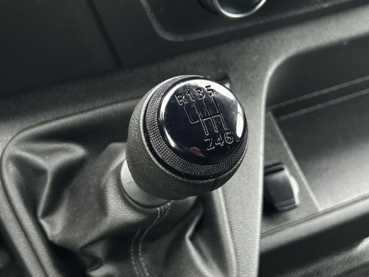 Renault Master T35 2.3 dCi 136 PK / L2H2 / 37.618 KM !! / 1e EIG. / IMPERIAAL / AIRCO / CRUISE / NAVI / CAMERA /... ActivLease financial lease