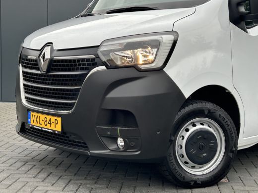 Renault Master T35 2.3 dCi 136 PK / L2H2 / 37.618 KM !! / 1e EIG. / IMPERIAAL / AIRCO / CRUISE / NAVI / CAMERA /... ActivLease financial lease