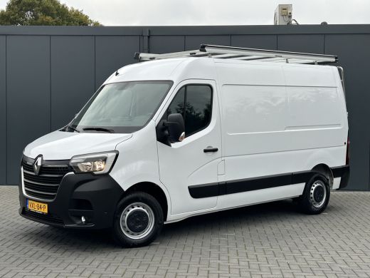 Renault Master T35 2.3 dCi 136 PK / L2H2 / 37.618 KM !! / 1e EIG. / IMPERIAAL / AIRCO / CRUISE / NAVI / CAMERA /... ActivLease financial lease