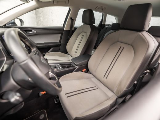 Seat Leon 1.5 TSI Sport 150Pk (VIRTUAL COCKPIT, APPLE CARPLAY, GROOT NAVI, TREKHAAK, CAMERA, SPORTSTOELEN, ... ActivLease financial lease