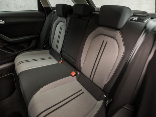 Seat Leon 1.5 TSI Sport 150Pk (VIRTUAL COCKPIT, APPLE CARPLAY, GROOT NAVI, TREKHAAK, CAMERA, SPORTSTOELEN, ... ActivLease financial lease