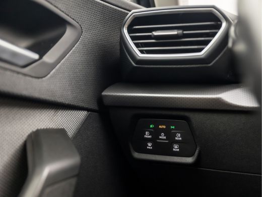 Seat Leon 1.5 TSI Sport 150Pk (VIRTUAL COCKPIT, APPLE CARPLAY, GROOT NAVI, TREKHAAK, CAMERA, SPORTSTOELEN, ... ActivLease financial lease