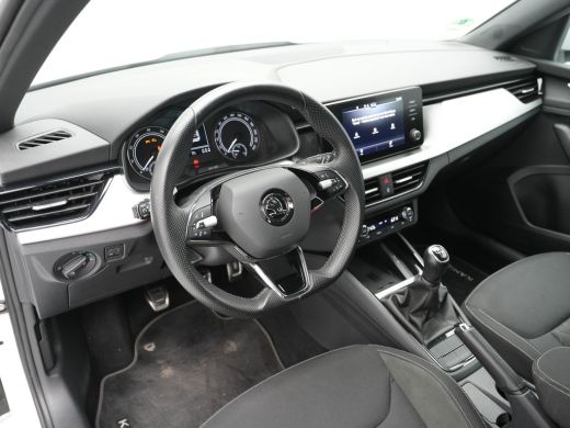 Skoda Kamiq 1.0 TSI 115pk Sport Business Navi via app Wegkl. trekhaak Stoelverwarming Clima 65 ActivLease financial lease