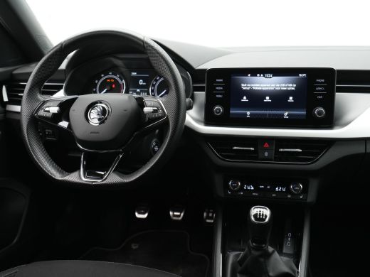 Skoda Kamiq 1.0 TSI 115pk Sport Business Navi via app Wegkl. trekhaak Stoelverwarming Clima 65 ActivLease financial lease