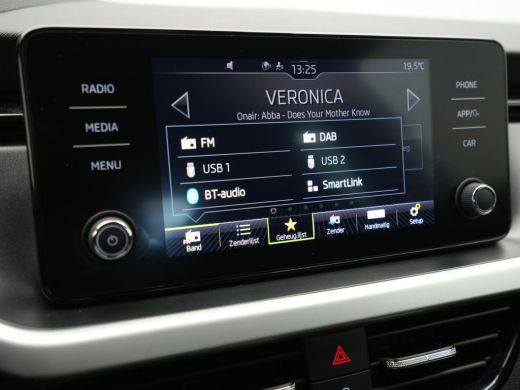 Skoda Kamiq 1.0 TSI 115pk Sport Business Navi via app Wegkl. trekhaak Stoelverwarming Clima 65 ActivLease financial lease