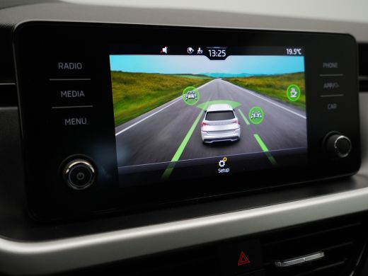 Skoda Kamiq 1.0 TSI 115pk Sport Business Navi via app Wegkl. trekhaak Stoelverwarming Clima 65 ActivLease financial lease