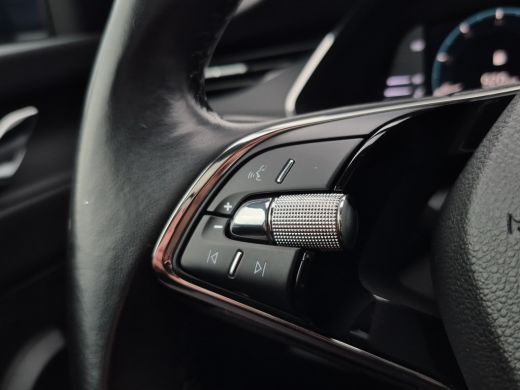 Skoda Octavia Combi 1.0 TSI Business Edition Panoramadak | Digitaal dashboard | Parkeersensoren | 17" Lmv | Cli... ActivLease financial lease