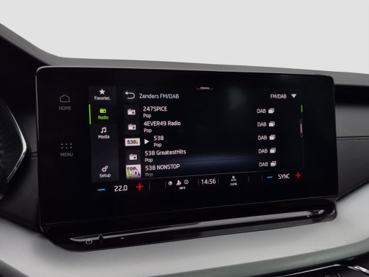 Skoda Octavia Combi 1.0 TSI Business Edition Panoramadak | Digitaal dashboard | Parkeersensoren | 17" Lmv | Cli... ActivLease financial lease