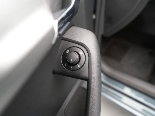 Skoda Octavia Combi 1.5 TSI 150pk DSG Greentech Business Edition Panorama Trekhaak Stoelverwarming Carplay 189 ActivLease financial lease