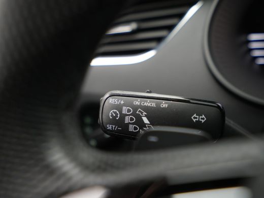 Skoda Octavia Combi 1.5 TSI 150pk DSG Greentech Business Edition Panorama Trekhaak Stoelverwarming Carplay 189 ActivLease financial lease