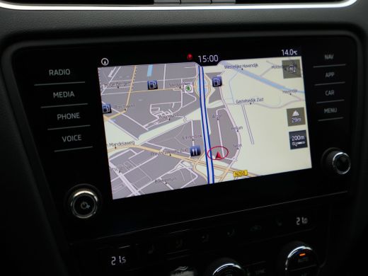 Skoda Octavia Combi 1.5 TSI 150pk DSG Greentech Business Edition Panorama Trekhaak Stoelverwarming Carplay 189 ActivLease financial lease