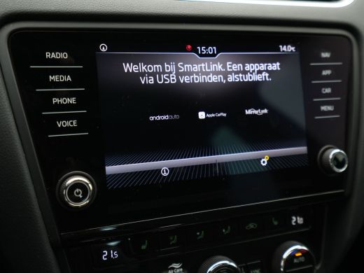 Skoda Octavia Combi 1.5 TSI 150pk DSG Greentech Business Edition Panorama Trekhaak Stoelverwarming Carplay 189 ActivLease financial lease