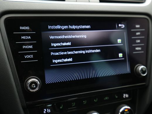 Skoda Octavia Combi 1.5 TSI 150pk DSG Greentech Business Edition Panorama Trekhaak Stoelverwarming Carplay 189 ActivLease financial lease