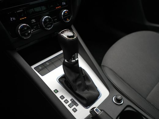 Skoda Octavia Combi 1.5 TSI 150pk DSG Greentech Business Edition Panorama Trekhaak Stoelverwarming Carplay 189 ActivLease financial lease