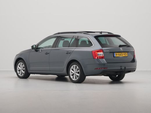 Skoda Octavia Combi 1.5 TSI 150pk DSG Greentech Business Edition Panorama Trekhaak Stoelverwarming Carplay 189 ActivLease financial lease