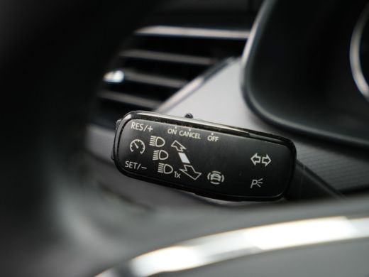 Skoda Scala 1.0 TSI 110pk DSG Ambition Navigatie Pdc Led Carplay 335 ActivLease financial lease