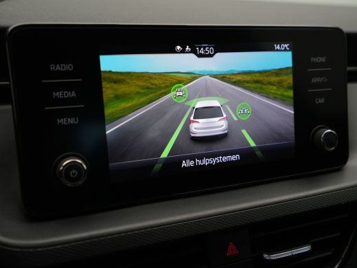 Skoda Scala 1.0 TSI 110pk DSG Ambition Navigatie Pdc Led Carplay 335 ActivLease financial lease