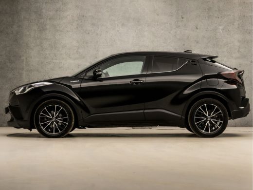 Toyota C-HR 1.8 Hybrid Sport Automaat (NAVIGATIE, LEDER, CAMERA, KEYLESS, STOELVERWARMING, ZWART HEMEL, SPORT... ActivLease financial lease