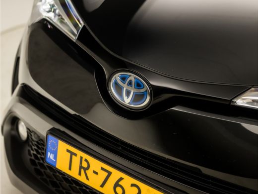 Toyota C-HR 1.8 Hybrid Sport Automaat (NAVIGATIE, LEDER, CAMERA, KEYLESS, STOELVERWARMING, ZWART HEMEL, SPORT... ActivLease financial lease