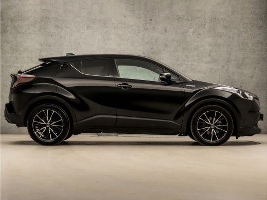 Toyota C-HR 1.8 Hybrid Sport Automaat (NAVIGATIE, LEDER, CAMERA, KEYLESS, STOELVERWARMING, ZWART HEMEL, SPORT... ActivLease financial lease
