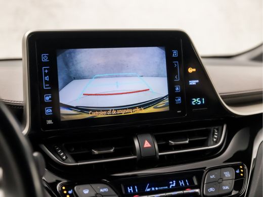 Toyota C-HR 1.8 Hybrid Sport Automaat (NAVIGATIE, LEDER, CAMERA, KEYLESS, STOELVERWARMING, ZWART HEMEL, SPORT... ActivLease financial lease