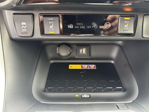 Toyota RAV4 2.5 Hybrid Dynamic Ultimate | 06-10141018 Voor meer informatie ActivLease financial lease