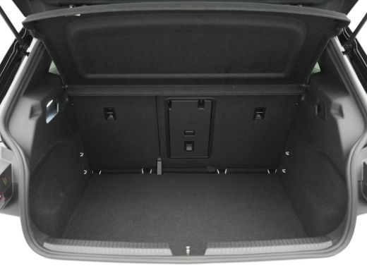 Volkswagen ID.3 First Plus 58 kWh 204pk Navigatie Camera Acc Stoelverwarming Carplay 049 ActivLease financial lease