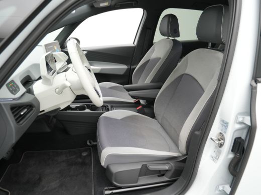 Volkswagen ID.3 First Plus 58 kWh 204pk Navigatie Camera Acc Stoelverwarming Carplay 049 ActivLease financial lease