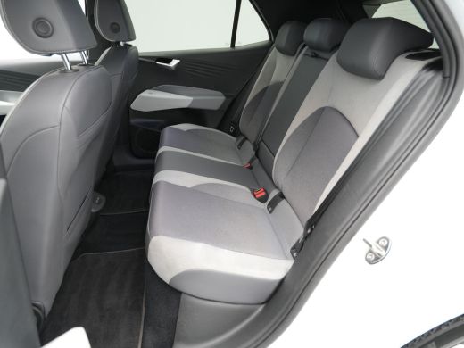 Volkswagen ID.3 First Plus 58 kWh 204pk Navigatie Camera Acc Stoelverwarming Carplay 049 ActivLease financial lease