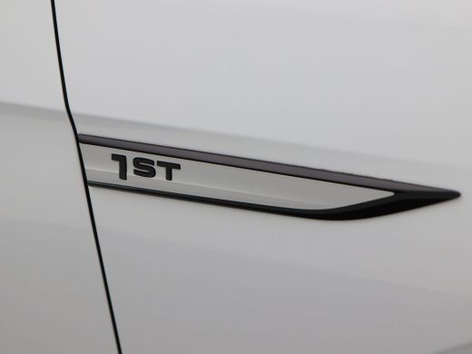 Volkswagen ID.4 First 77 kWh 205 Pk | LED-verlichting | Leder/Alcantara | Adaptive Cruise | Camera | CarPlay | Zw... ActivLease financial lease