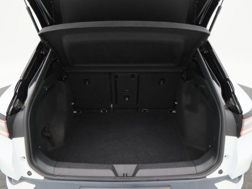 Volkswagen ID.4 First 77 kWh 205 Pk | LED-verlichting | Leder/Alcantara | Adaptive Cruise | Camera | CarPlay | Zw... ActivLease financial lease