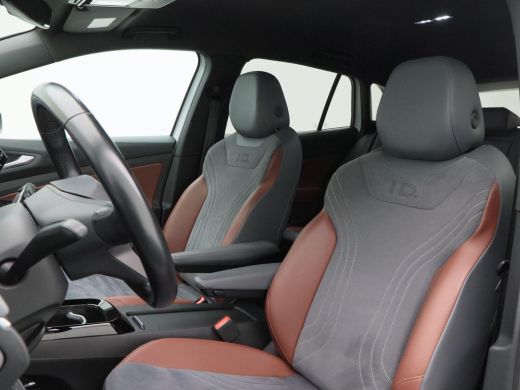 Volkswagen ID.4 First 77 kWh 205 Pk | LED-verlichting | Leder/Alcantara | Adaptive Cruise | Camera | CarPlay | Zw... ActivLease financial lease