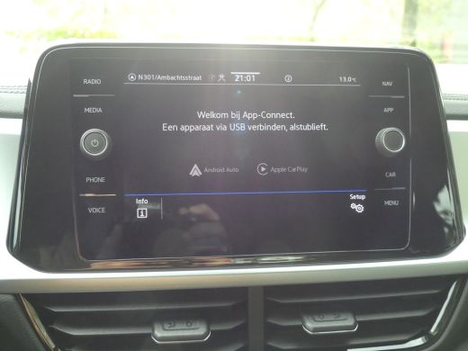 Volkswagen T-Roc 1.0 TSI 110PK Life | ADAPTIVE CRUISE | NAVI | APPLE CARPLAY/ANDROID AUTO | PARKEERSENSOREN V+A | ActivLease financial lease