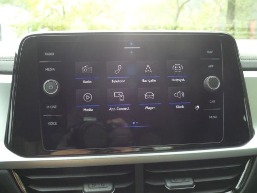 Volkswagen T-Roc 1.0 TSI 110PK Life | ADAPTIVE CRUISE | NAVI | APPLE CARPLAY/ANDROID AUTO | PARKEERSENSOREN V+A | ActivLease financial lease