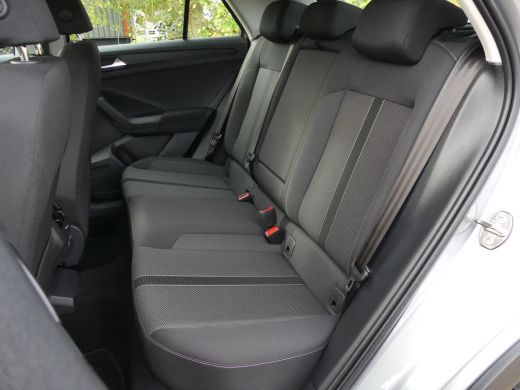 Volkswagen T-Roc 1.0 TSI 110PK Life | ADAPTIVE CRUISE | NAVI | APPLE CARPLAY/ANDROID AUTO | PARKEERSENSOREN V+A | ActivLease financial lease