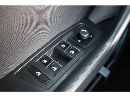 Volkswagen T-Roc 1.0 TSI Style 110PK | Cruise control adaptief | Hill hold functie | Parkeersensor voor en achter ActivLease financial lease