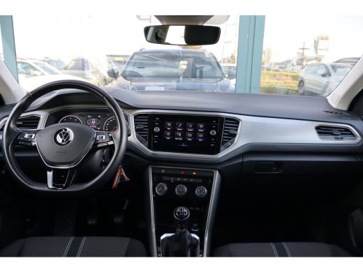 Volkswagen T-Roc 1.0 TSI Style 110PK | Cruise control adaptief | Hill hold functie | Parkeersensor voor en achter ActivLease financial lease