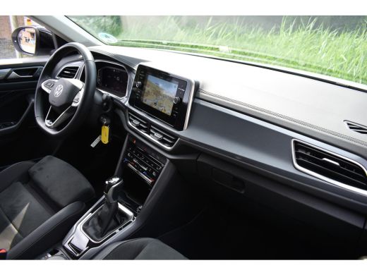 Volkswagen T-Roc 1.5 TSI DSG 150PK STYLE VIRTUAL/IQ-LIGHT/TREKHAAK ActivLease financial lease