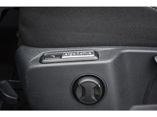 Volkswagen T-Roc 1.5 TSI DSG 150PK STYLE VIRTUAL/IQ-LIGHT/TREKHAAK ActivLease financial lease