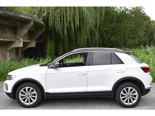 Volkswagen T-Roc 1.5 TSI DSG 150PK STYLE VIRTUAL/IQ-LIGHT/TREKHAAK ActivLease financial lease