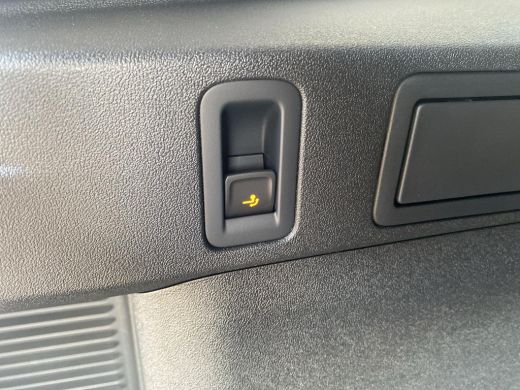 Volkswagen Tiguan 1.5 eHybrid Life Edition | Trekhaak | 18 inch | A.cam | ActivLease financial lease