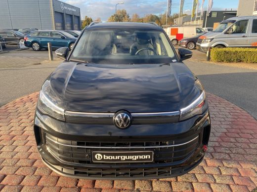 Volkswagen Tiguan 1.5 eHybrid Life Edition | Trekhaak | 18 inch | A.cam | ActivLease financial lease