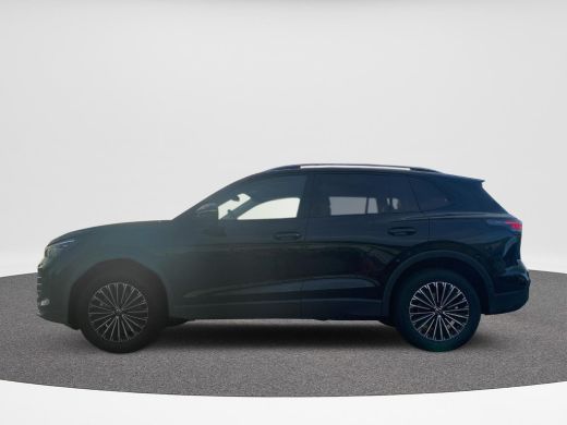 Volkswagen Tiguan 1.5 eHybrid Life Edition | Trekhaak | 18 inch | A.cam | ActivLease financial lease