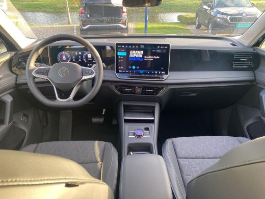 Volkswagen Tiguan 1.5 eHybrid Life Edition | Trekhaak | 18 inch | A.cam | ActivLease financial lease