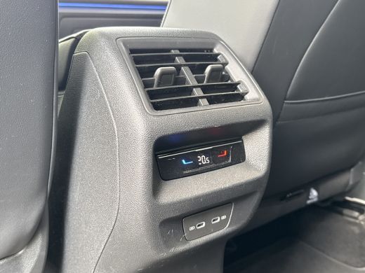 Volkswagen Tiguan 1.5 eTSI DSG LIFE EDITION TREKHAAK/NAVI/CAMERA/IQ-LIGHT ActivLease financial lease