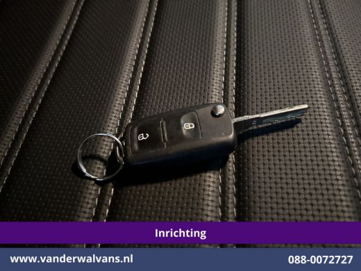 Volkswagen Transporter 2.0 TDI 150pk L2H1 Inrichting Euro6 Airco | Camera | Leder | Cruisecontrol | 2500kg Trekhaak Park... ActivLease financial lease