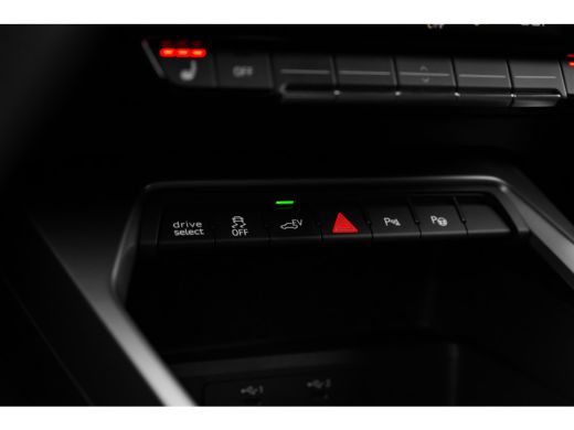 Audi A3 Sportback 45 TFSI e S edition Competition 245PK | Elek. Stoelen | Stoelverw. | Camera achter | Ad... ActivLease financial lease